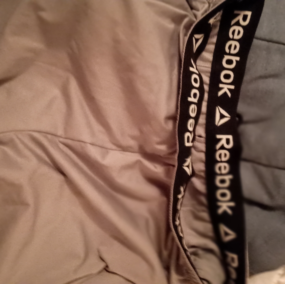 Reebok Joggers paid;$20 wore one time EUC Light grey with deep side pockets